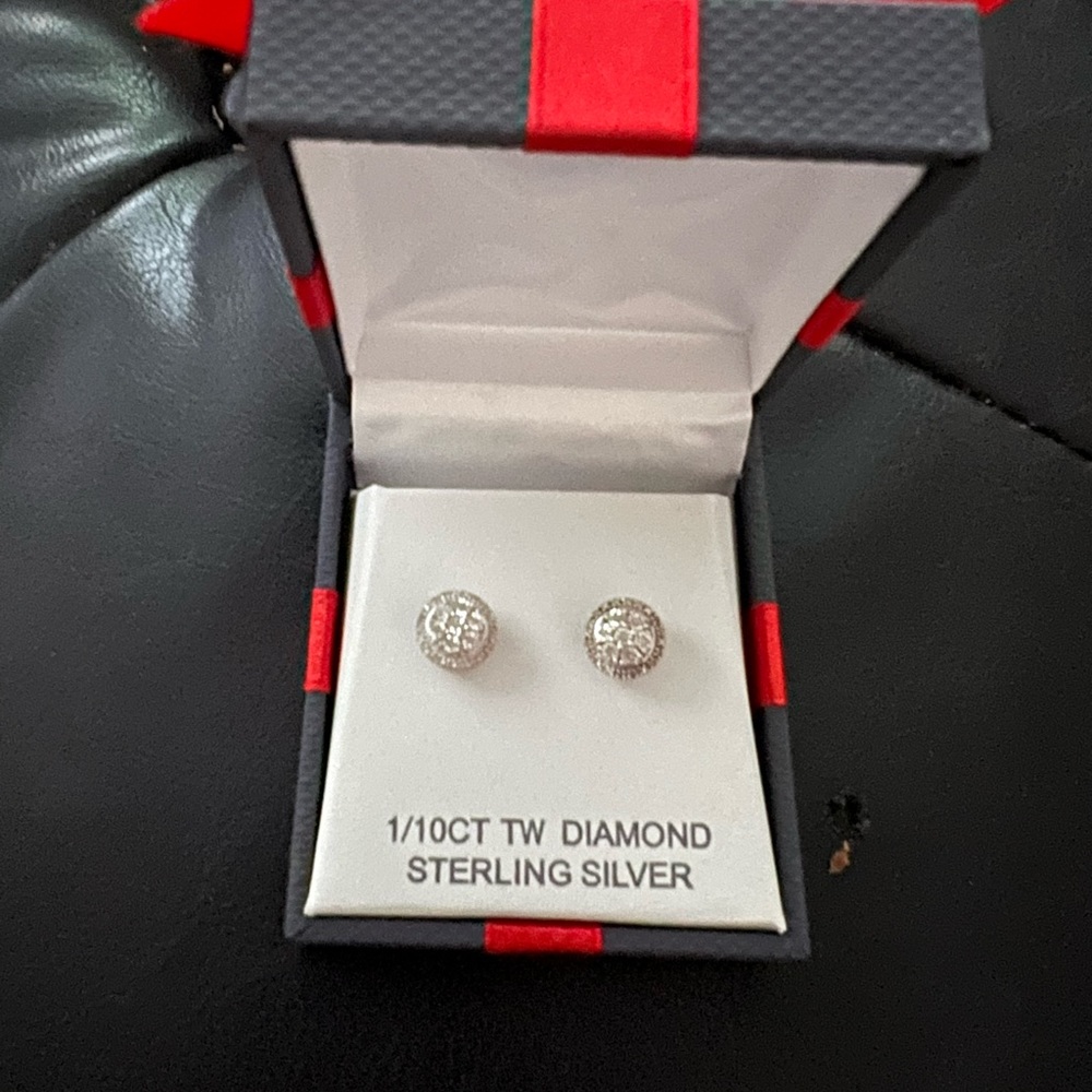 1/10 ct Diamond sterling silver stud earrings